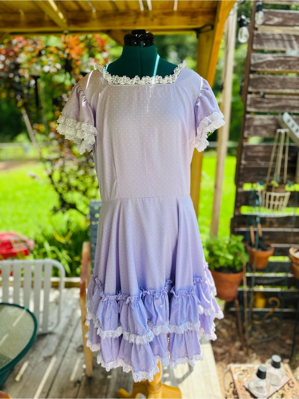 VINTAGE SQUARE DANCE PRAIRIE DRESS PURPLE W/ WHITE POLKA-DOTS Size 12/14